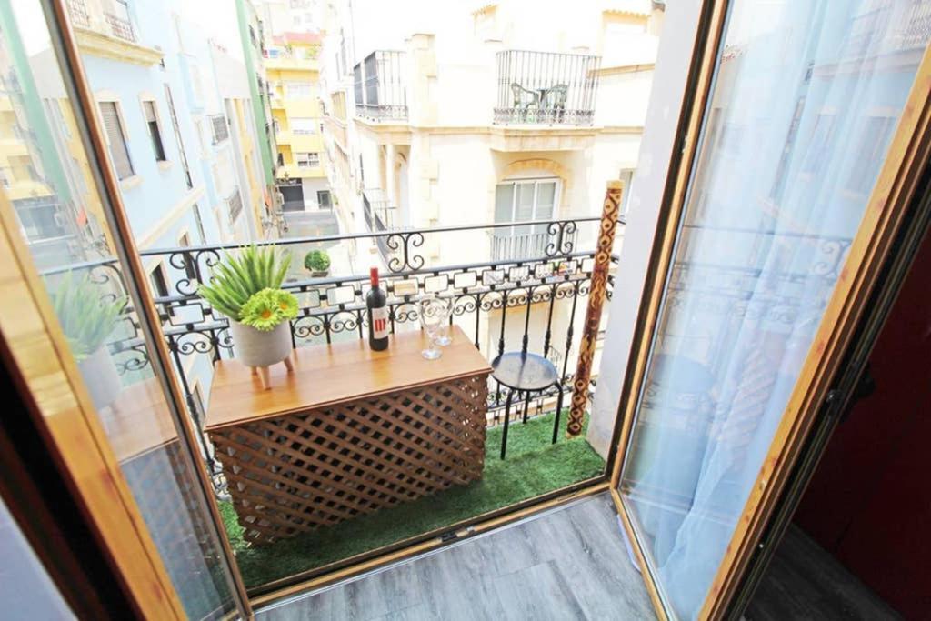 Apartamento De Diseno Centrico 5 Min Playa Alicante Kültér fotó